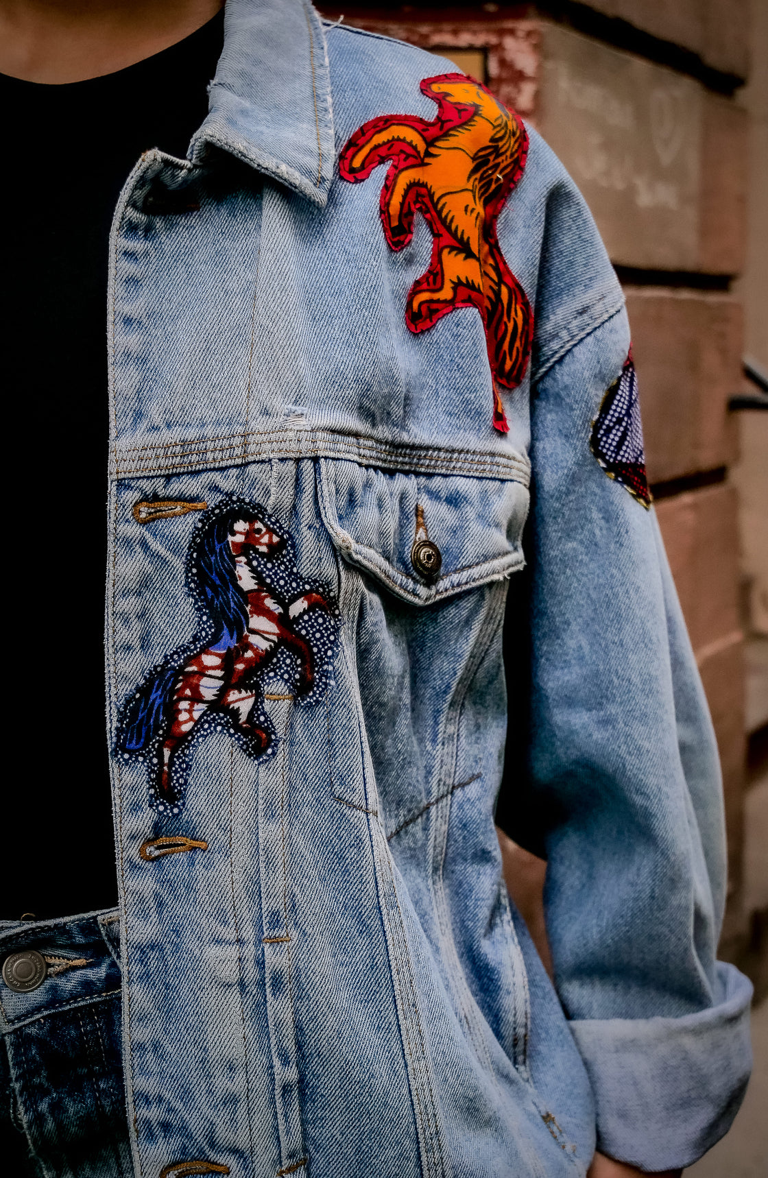 Veste en jean upcyclé - Chevaux