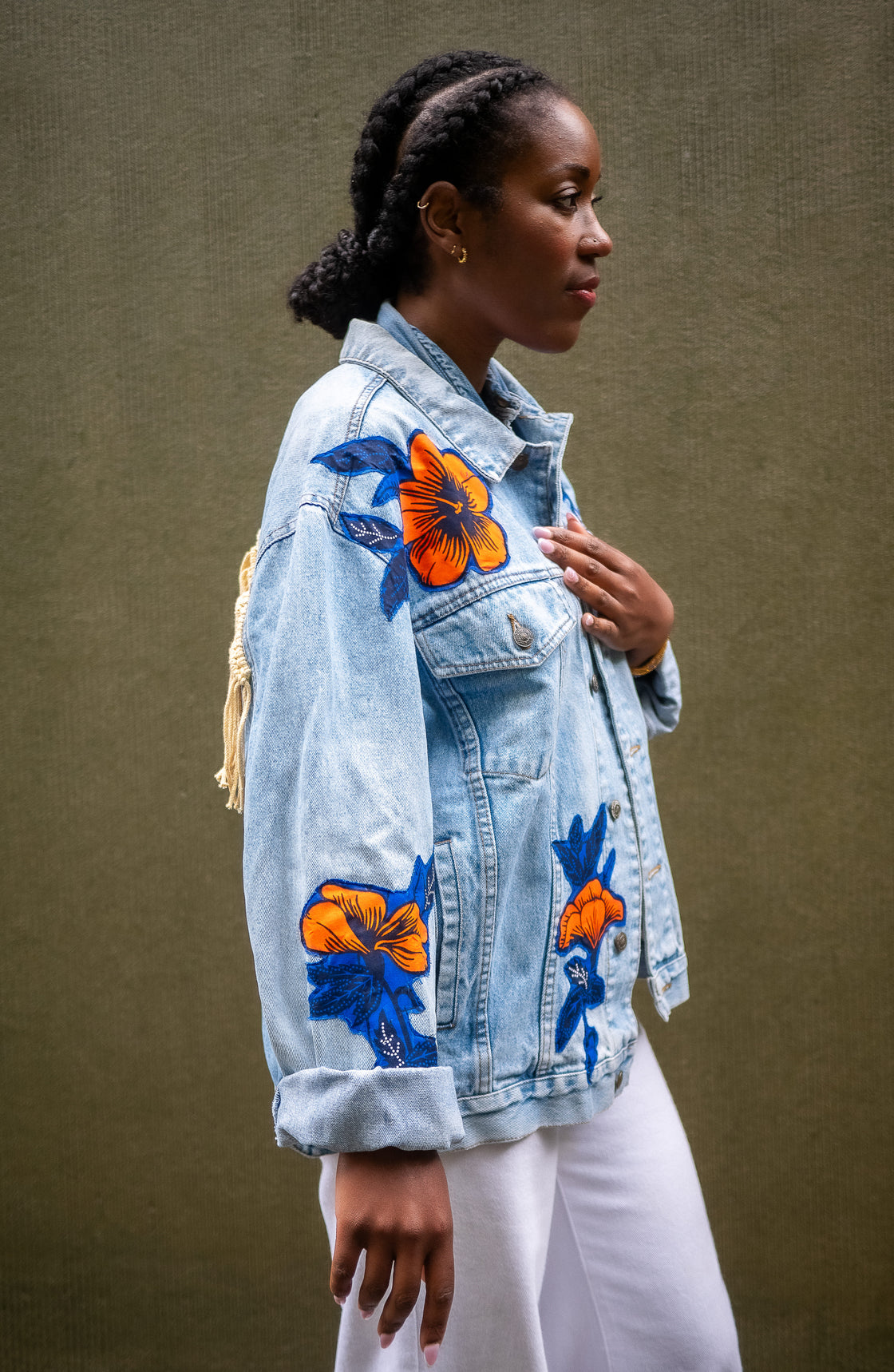 Veste en jean upcyclé - Hibiscus macramé écru