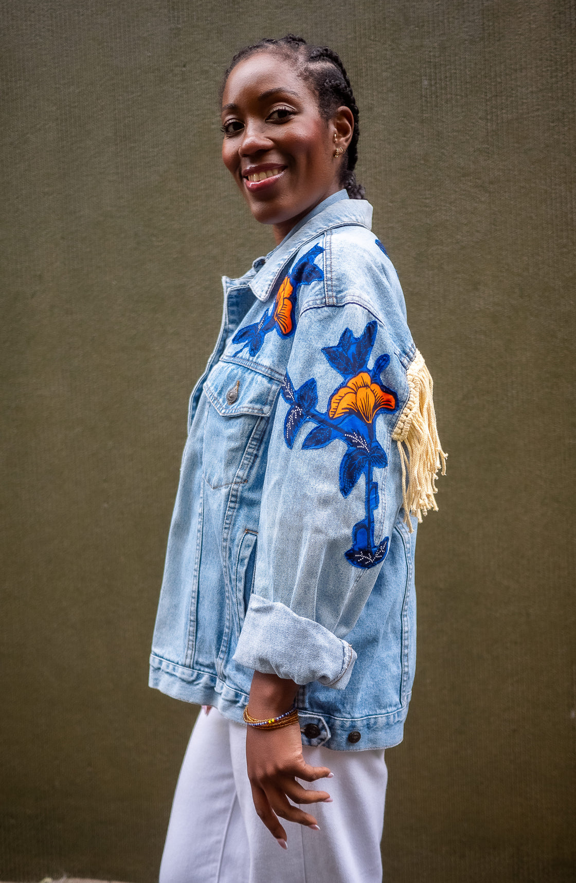 Veste en jean upcyclé - Hibiscus macramé écru